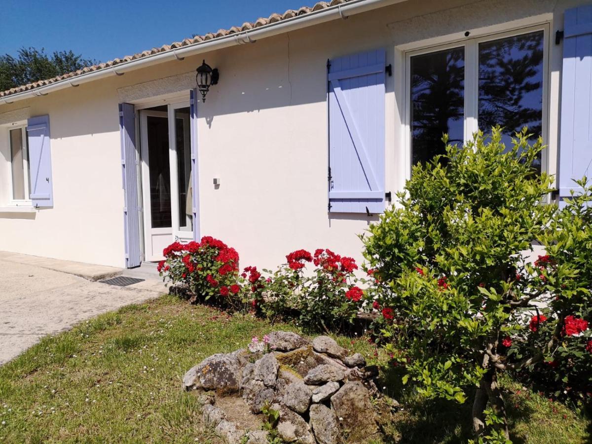 Gites Chez Belliveau Meursac Exterior foto